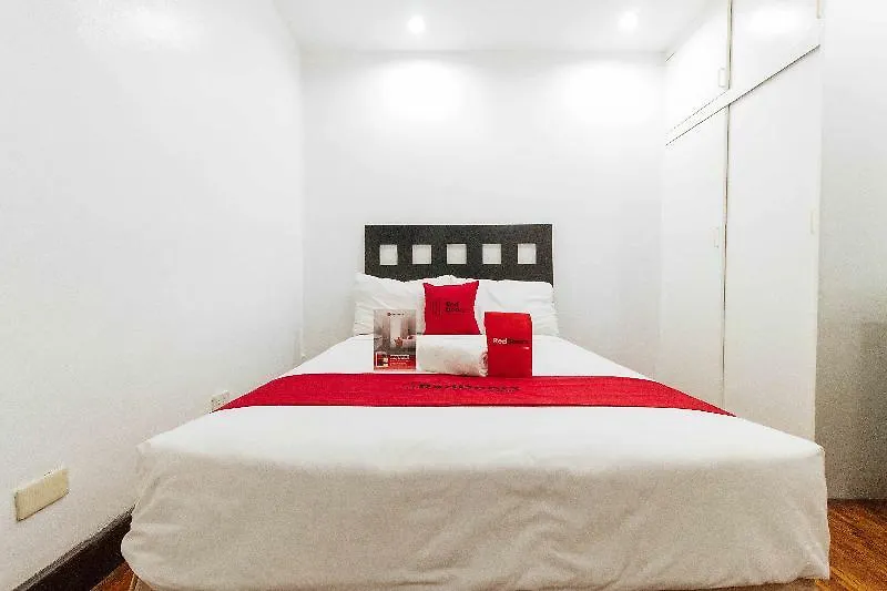 Reddoorz Premium Near Greenbelt Makati - Vaccinated Staff Макати Отель