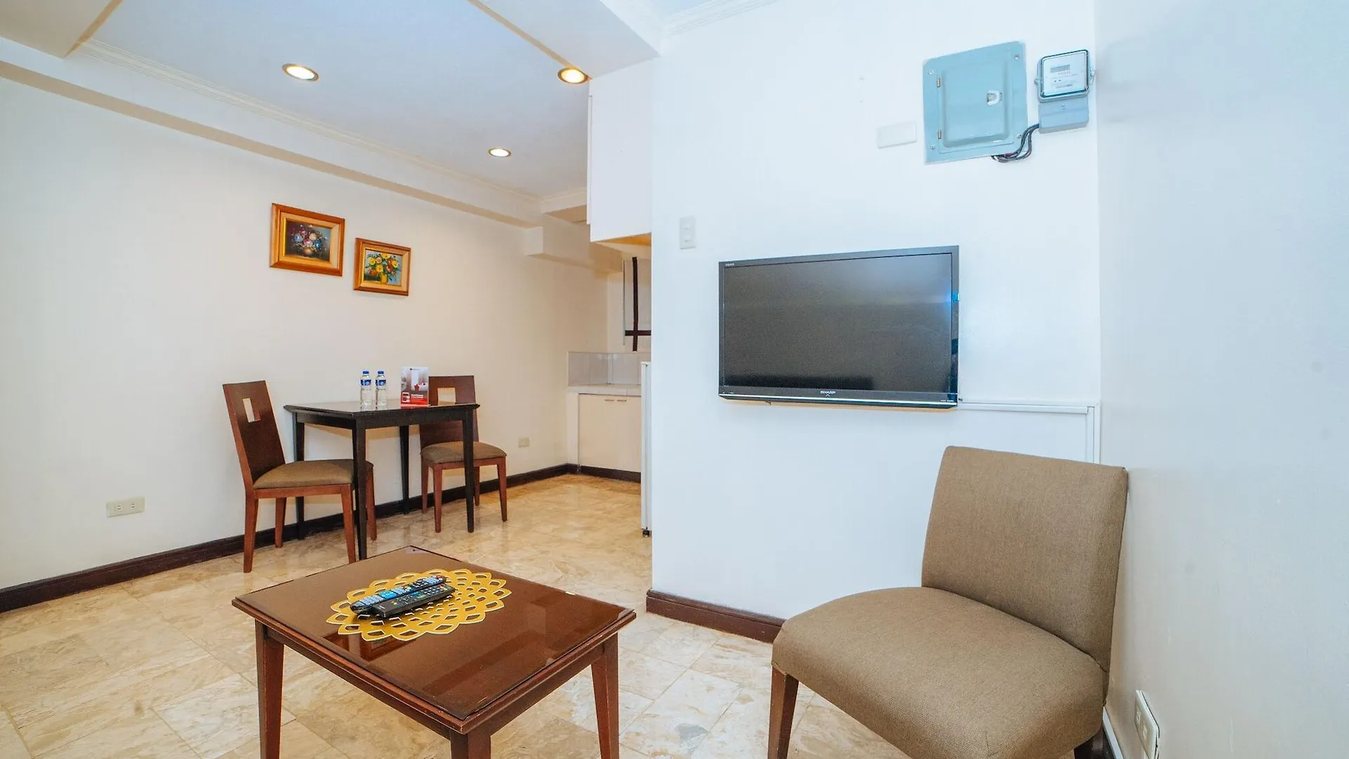 Reddoorz Premium Near Greenbelt Makati - Vaccinated Staff Makati City Philippines