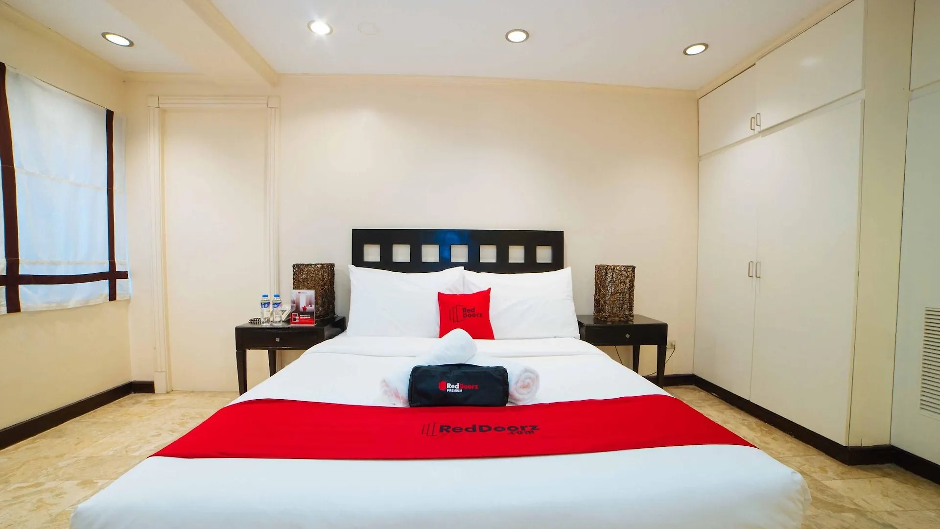 Reddoorz Premium Near Greenbelt Makati - Vaccinated Staff Makati City Hotel