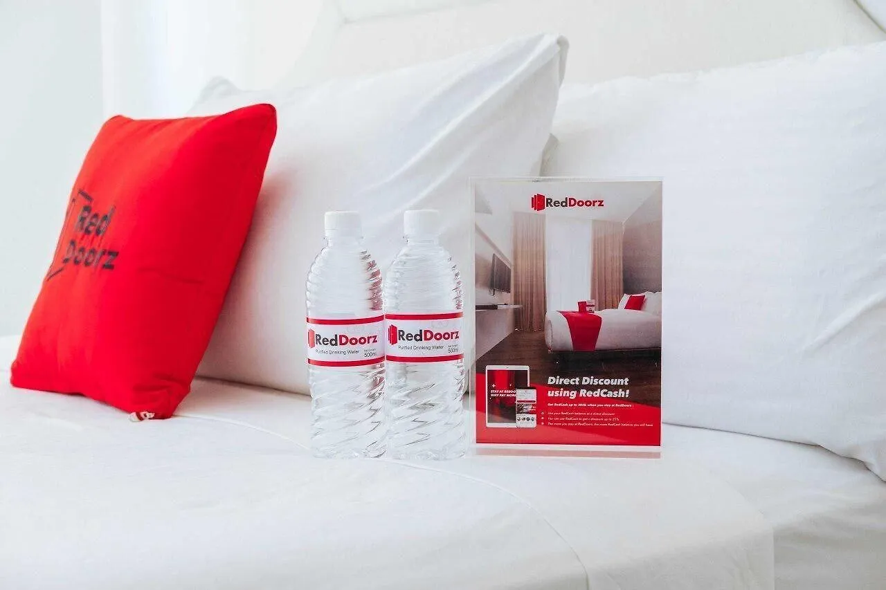 Reddoorz Premium Near Greenbelt Makati - Vaccinated Staff Makati City Hotel