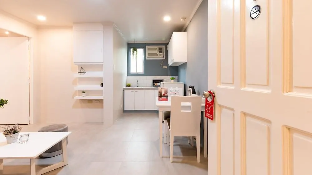 Reddoorz Premium Near Greenbelt Makati - Vaccinated Staff Makati City 4*,