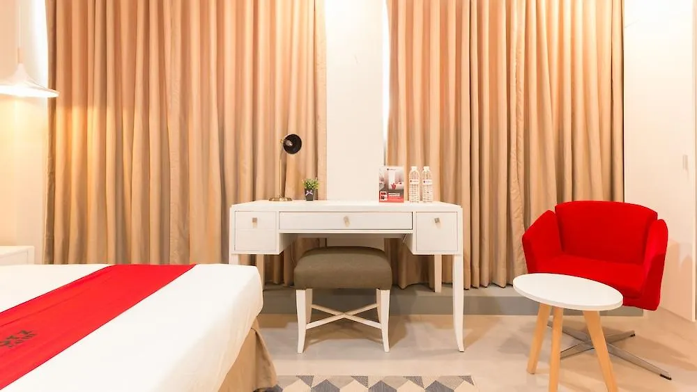 Reddoorz Premium Near Greenbelt Makati - Vaccinated Staff Makati City
