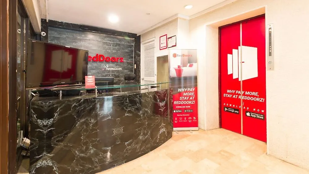Reddoorz Premium Near Greenbelt Makati - Vaccinated Staff Makati City 4*,