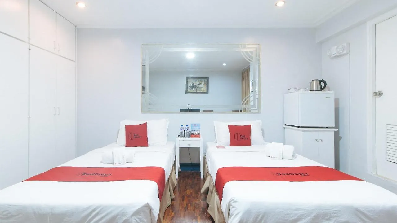 Reddoorz Premium Near Greenbelt Makati - Vaccinated Staff Makati City Philippines