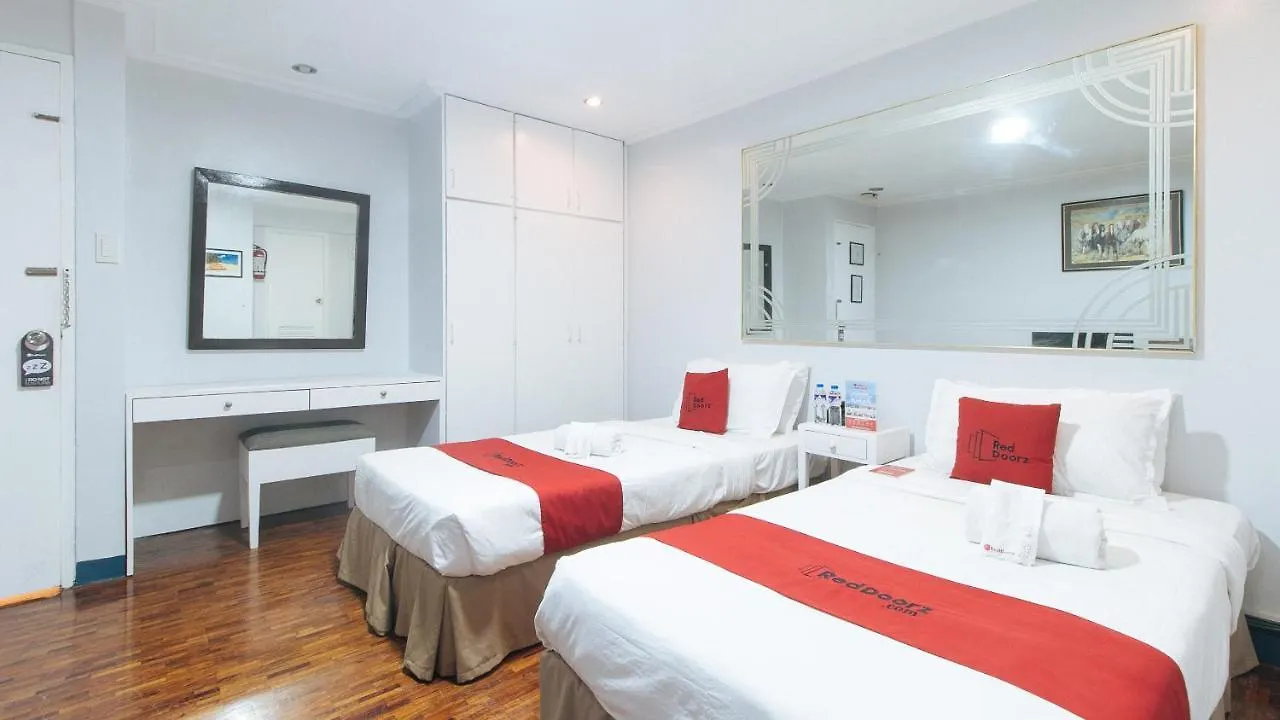 Hotel Reddoorz Premium Near Greenbelt Makati - Vaccinated Staff Makati City