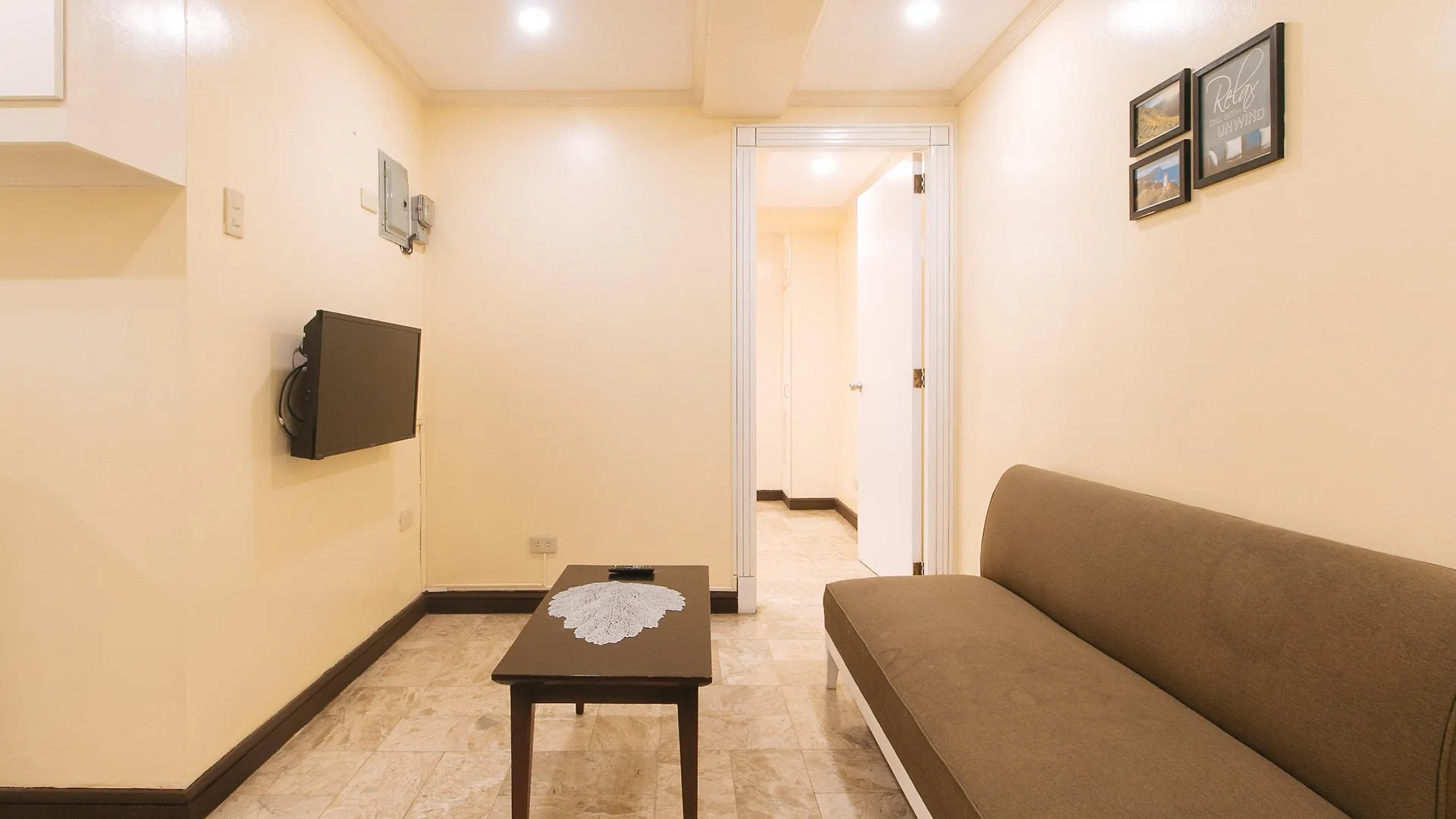 Reddoorz Premium Near Greenbelt Makati - Vaccinated Staff Makati City 4*,  Philippines