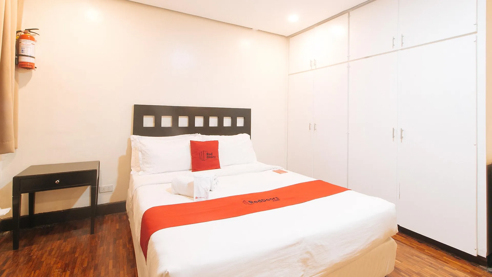 Reddoorz Premium Near Greenbelt Makati - Vaccinated Staff Makati City Hotel