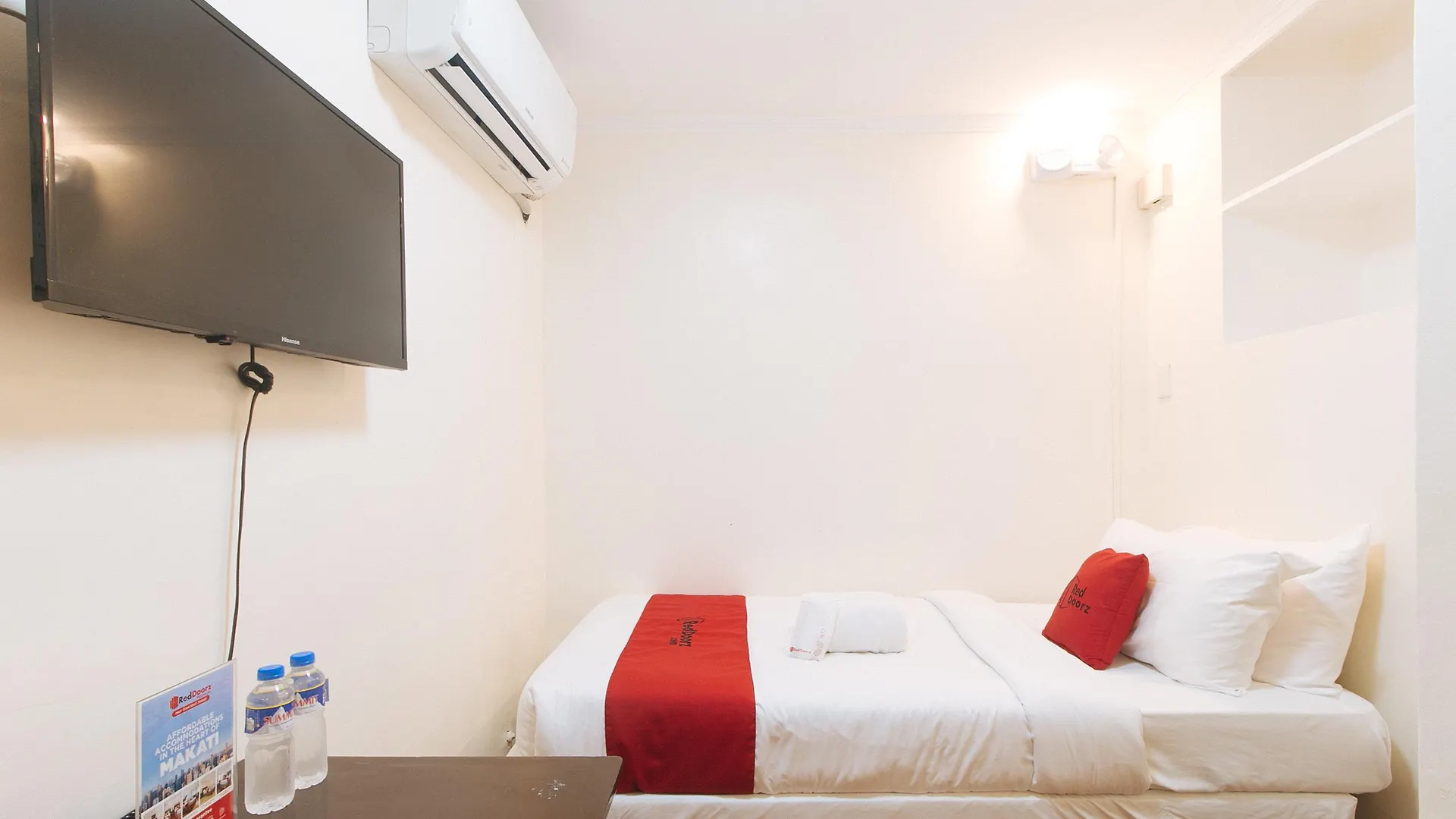 Reddoorz Premium Near Greenbelt Makati - Vaccinated Staff Makati City